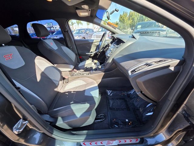 2016 Ford Focus 5dr Hatchback ST - 22940360 - 8