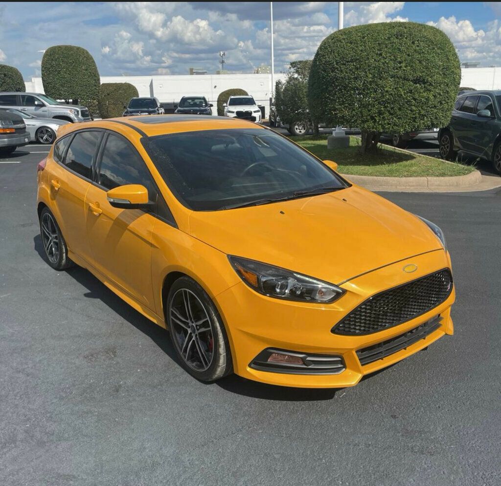 2016 Ford Focus ST photo 4