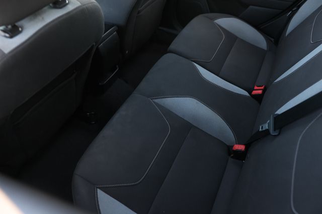 2016 Ford Focus 5dr Hatchback ST - 22976789 - 12