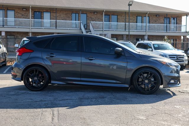 2016 Ford Focus 5dr Hatchback ST - 22976789 - 17