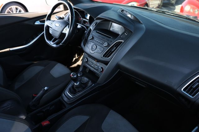 2016 Ford Focus 5dr Hatchback ST - 22976789 - 20