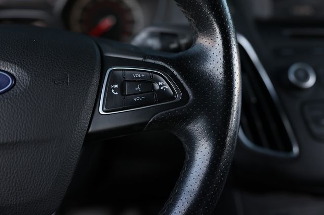 2016 Ford Focus 5dr Hatchback ST - 22976789 - 30