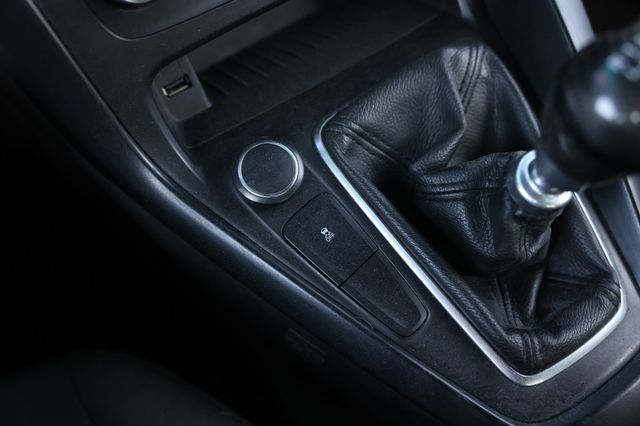 2016 Ford Focus 5dr Hatchback ST - 22976789 - 43