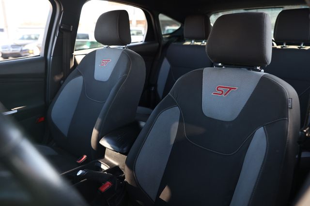 2016 Ford Focus 5dr Hatchback ST - 22976789 - 8