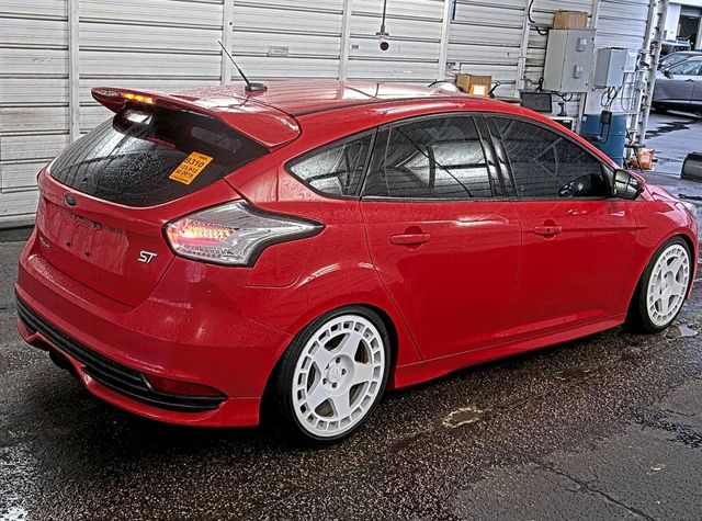 2016 Ford Focus 5dr Hatchback ST - 23063963 - 1