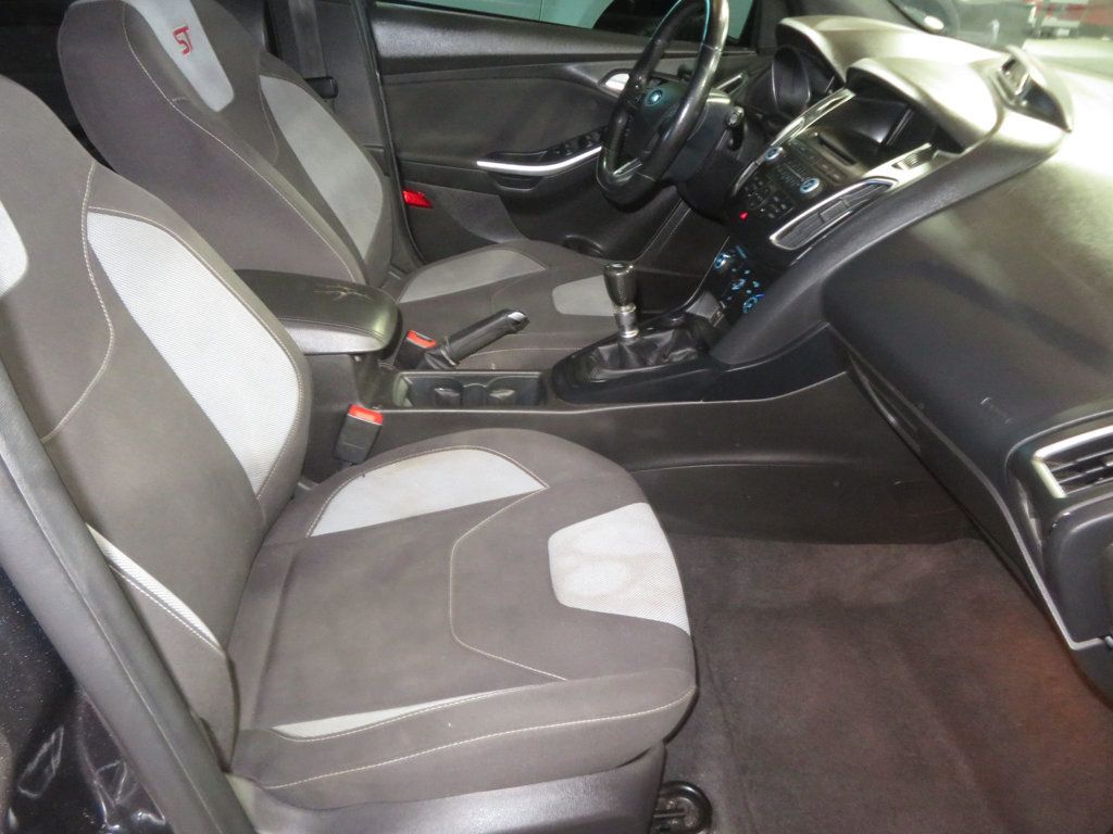 2016 Ford Focus FORD FOCUS ST AZ CAR  6SPEED MANUAL TRANSMISSION AZ CAR   - 23062679 - 30