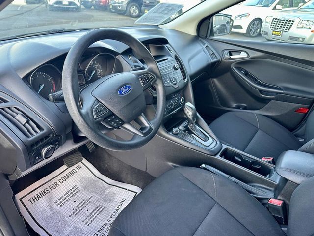2016 Ford Focus SE 4dr Sedan - 23064567 - 10