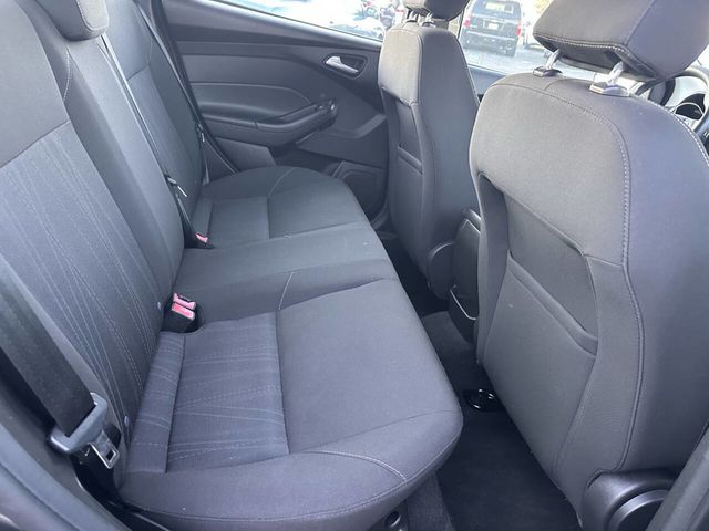2016 Ford Focus SE 4dr Sedan - 23064567 - 15