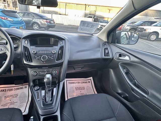 2016 Ford Focus SE 4dr Sedan - 23064567 - 22