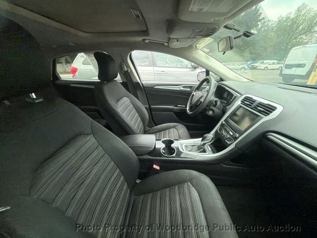 2016 Ford Fusion 4dr Sedan SE FWD - 23057939 - 9