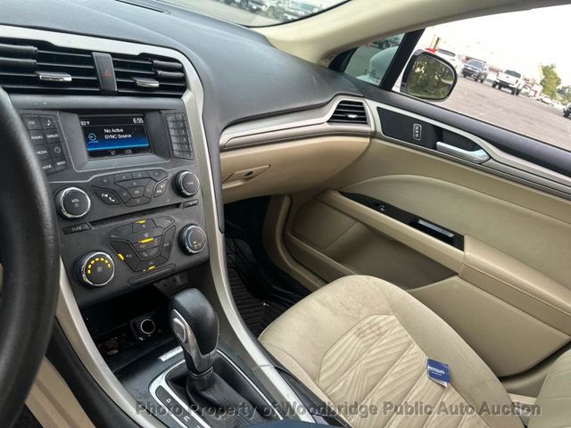 2016 Ford Fusion 4dr Sedan SE FWD - 23075581 - 15