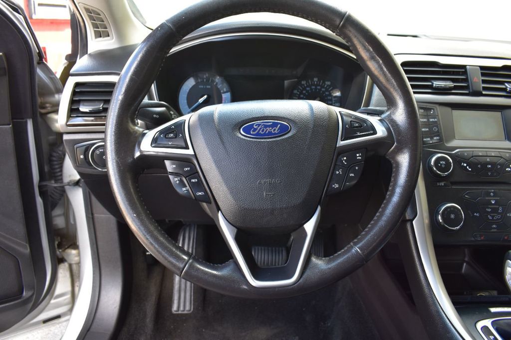 2016 Ford Fusion 4dr Sedan SE FWD - 21840431 - 24