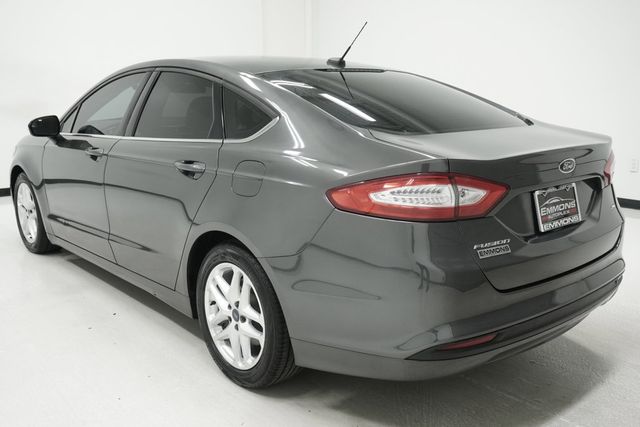 2016 Ford Fusion 4dr Sedan SE FWD - 23030654 - 5