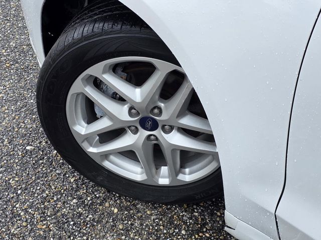 2016 Ford Fusion 4dr Sedan SE FWD - 23024643 - 27