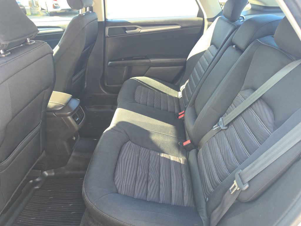 Ford Fusion photo 10