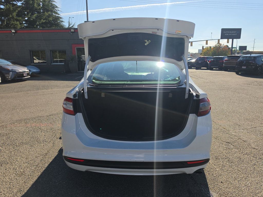 Ford Fusion photo 11
