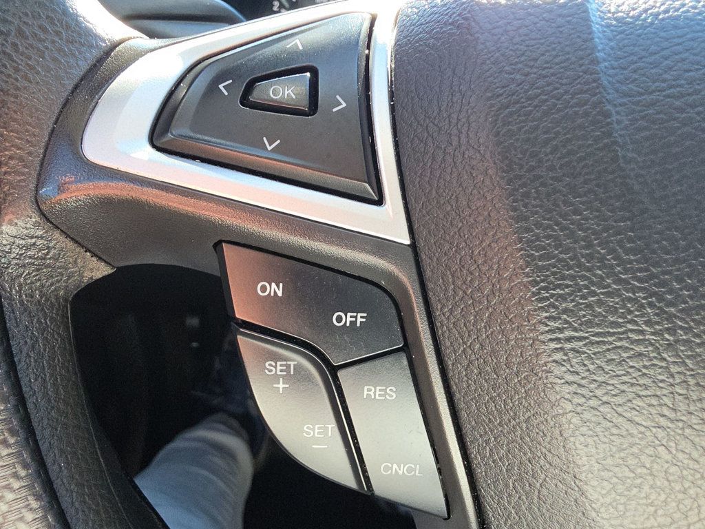 Ford Fusion photo 31