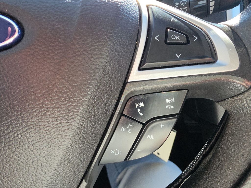 Ford Fusion photo 32