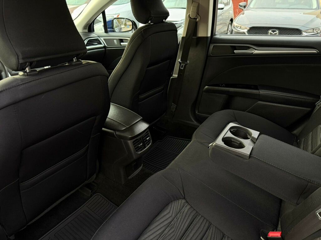 2016 Ford Fusion 4dr Sedan SE FWD - 22969040 - 17