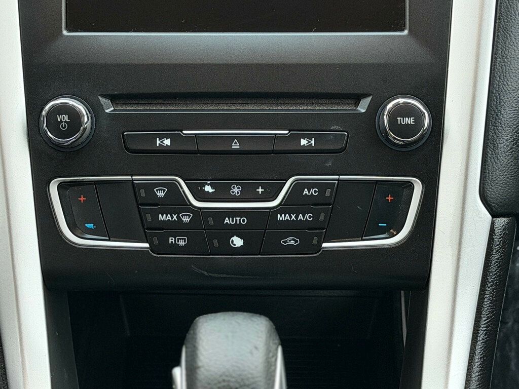 2016 Ford Fusion 4dr Sedan SE FWD - 22969040 - 29