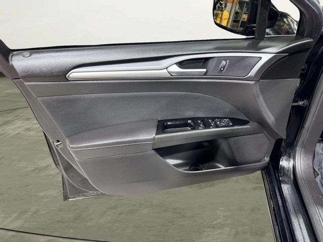 2016 Ford Fusion 4dr Sedan SE FWD - 22955571 - 11