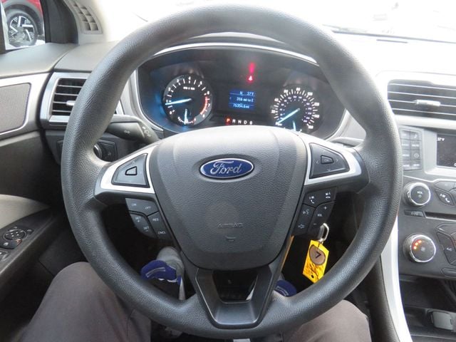 2016 Ford Fusion 4dr Sedan S FWD(clear title) - 22960738 - 10