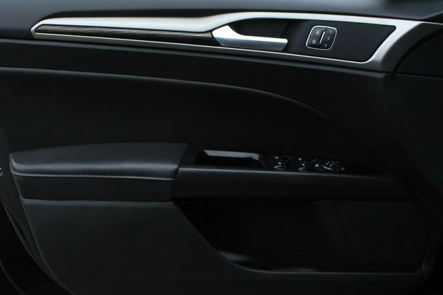2016 Ford Fusion AWD SE W/ LUXURY PKG, LEATHER INTERIOR SEATING W/ FRNT HTD SEATS - 23047474 - 19