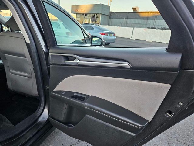 2016 Ford Fusion S 4dr Sedan - 22969627 - 17