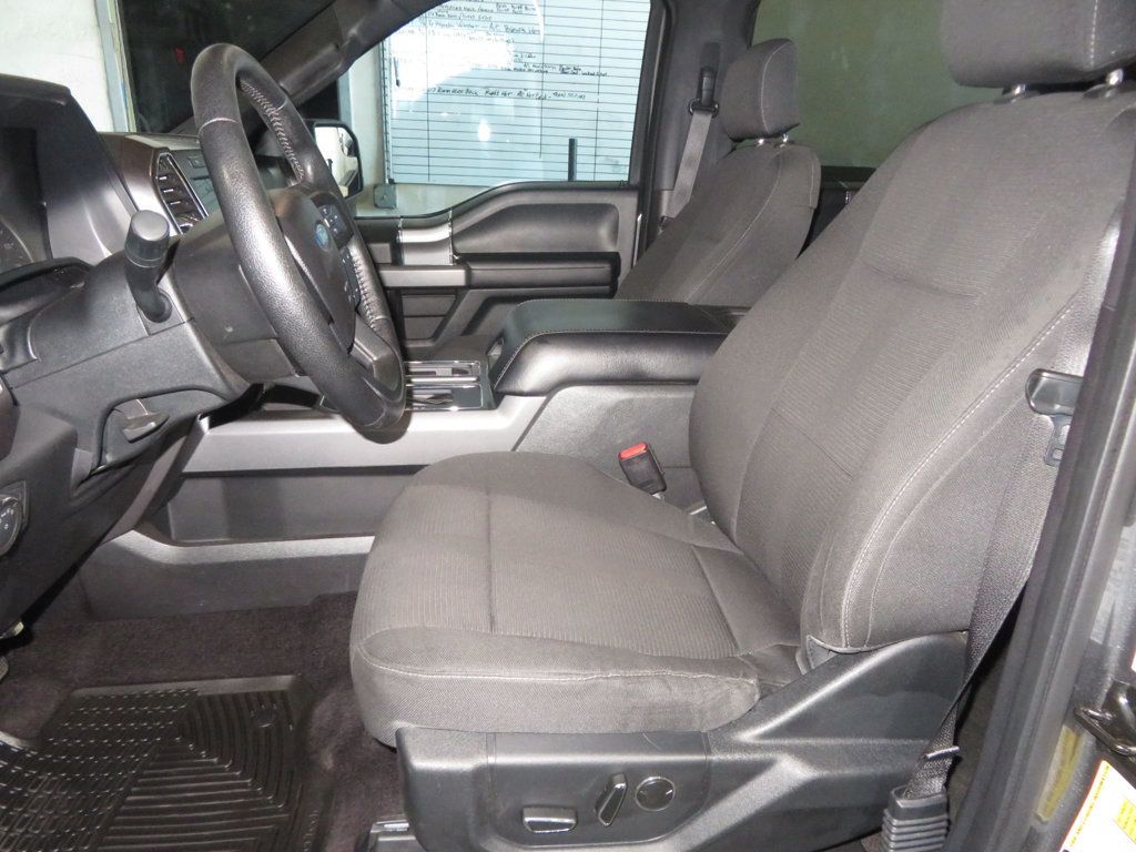 2016 Ford F-150 XLT photo 21