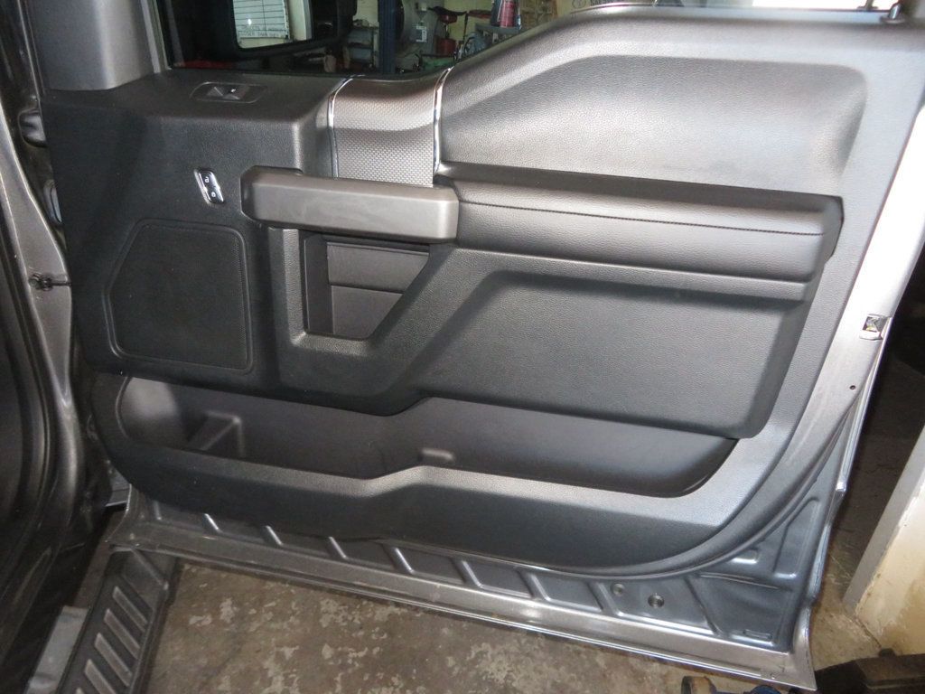 2016 Ford F-150 XLT photo 31