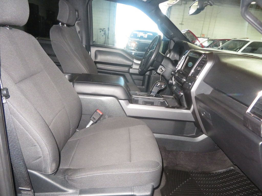 2016 Ford F-150 XLT photo 32