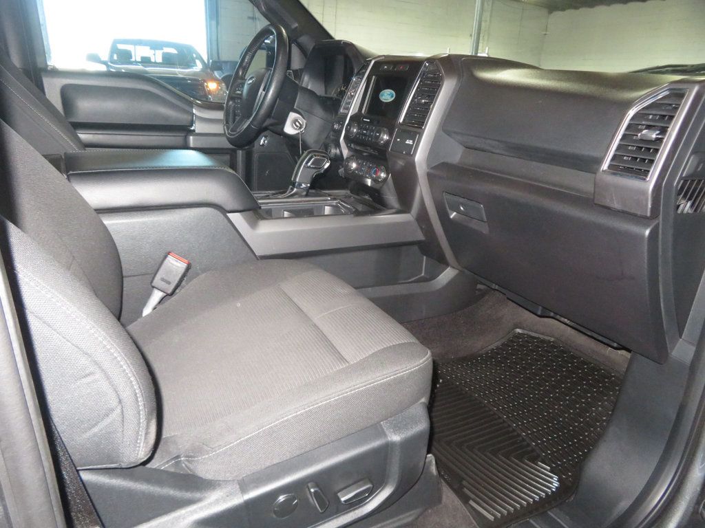 2016 Ford F-150 XLT photo 33