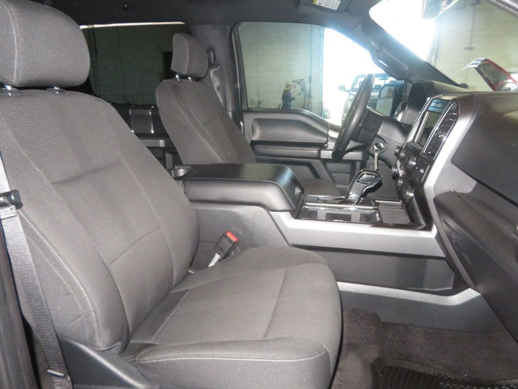 2016 Ford F-150 XLT photo 35
