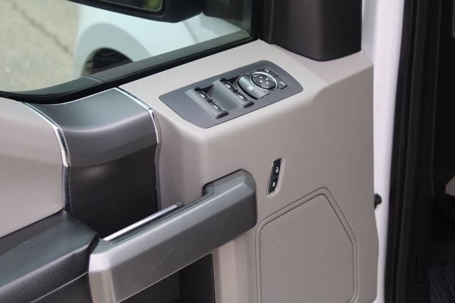 2016 Ford F-150 2WD SuperCrew 145" XLT - 22897606 - 18