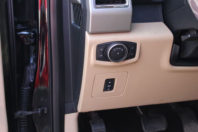 2016 Ford F-150 4WD SuperCrew 145" Lariat - 22994343 - 13