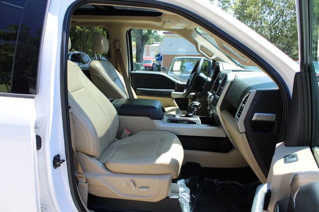 2016 Ford F-150 4WD SuperCrew 145" Lariat - 23069941 - 29