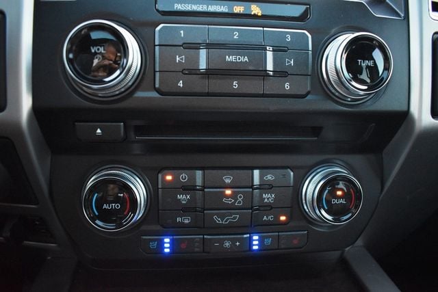 2016 Ford F-150 4WD SuperCrew 145" Platinum - 23071154 - 19