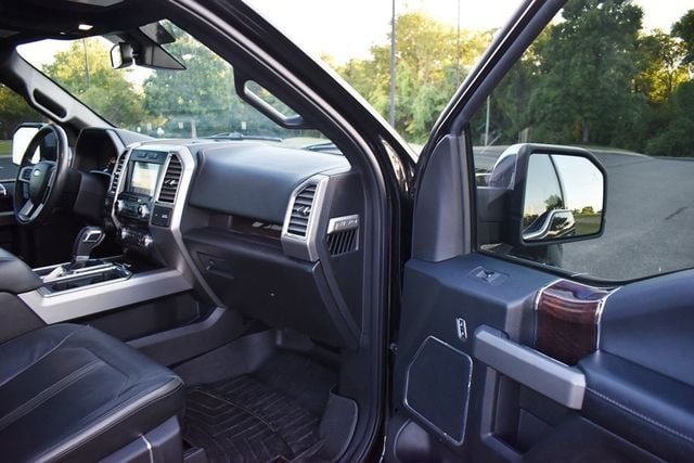 2016 Ford F-150 4WD SuperCrew 145" Platinum - 23071154 - 38