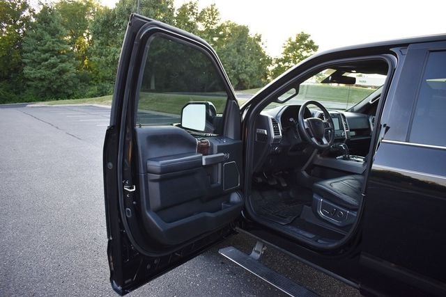 2016 Ford F-150 4WD SuperCrew 145" Platinum - 23071154 - 50