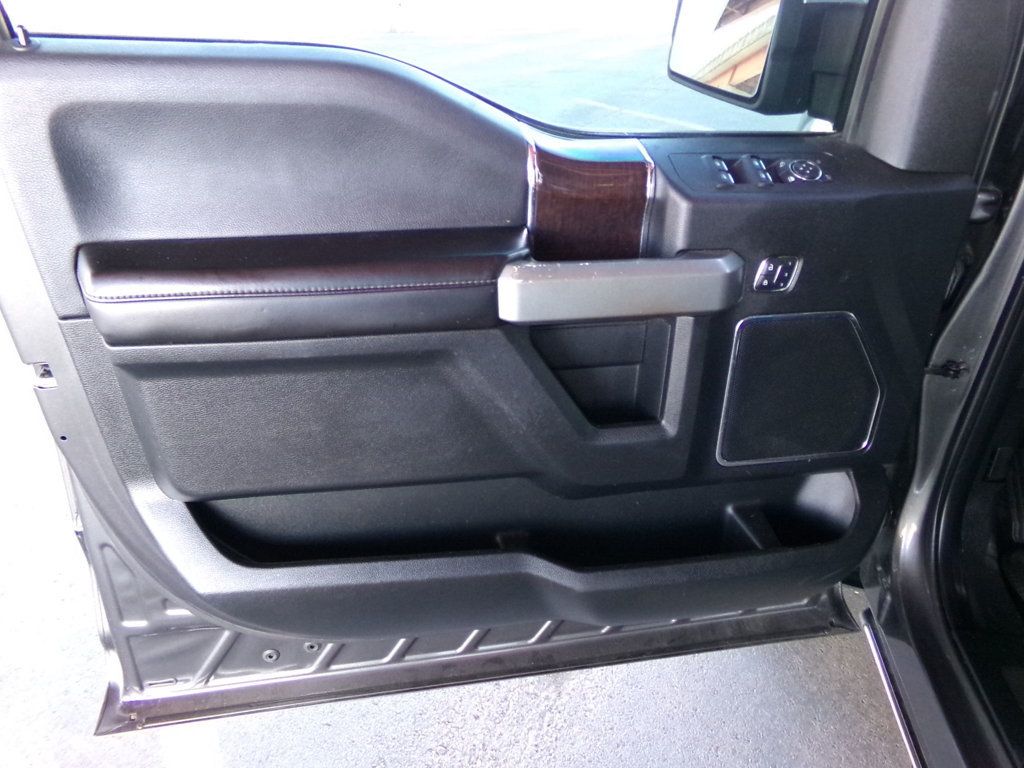 2016 Ford F-150 4WD SuperCrew 145" Platinum - 23004675 - 9