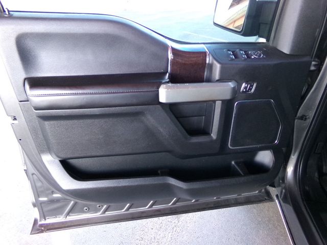 2016 Ford F-150 4WD SuperCrew 145" Platinum - 23004675 - 9