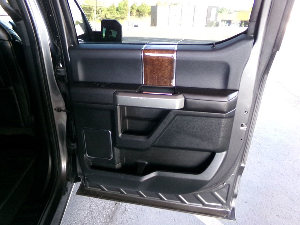 2016 Ford F-150 4WD SuperCrew 145" Platinum - 23004675 - 17