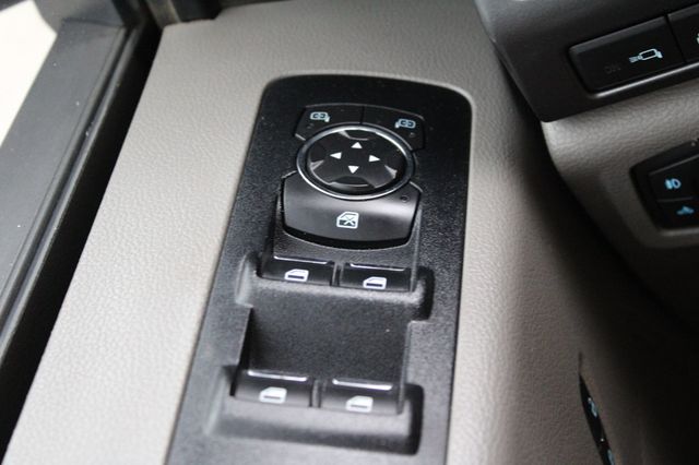 2016 Ford F-150 4WD SuperCrew 145" XLT - 22936192 - 27