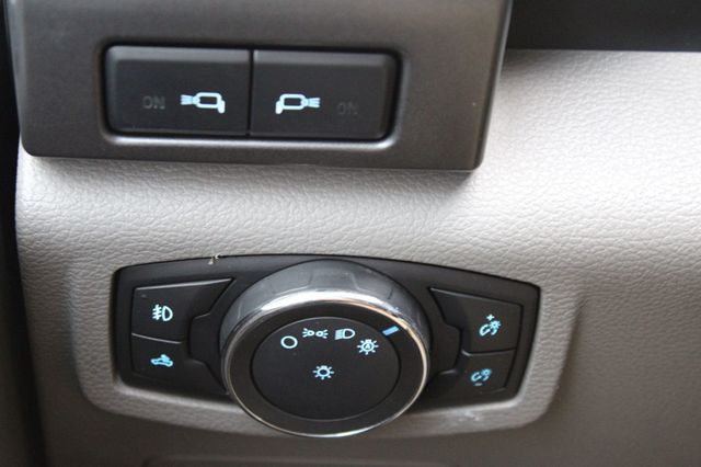 2016 Ford F-150 4WD SuperCrew 145" XLT - 22936192 - 28