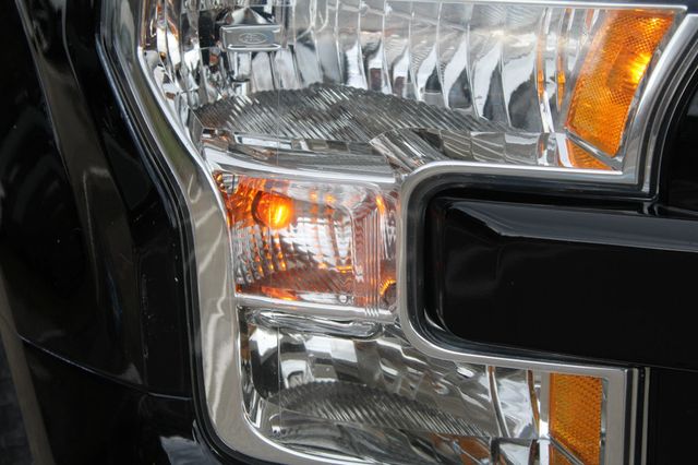 2016 Ford F-150 4WD SuperCrew 145" XLT - 22936192 - 32