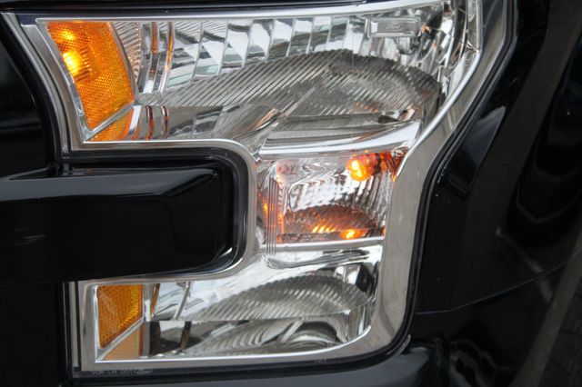 2016 Ford F-150 4WD SuperCrew 145" XLT - 22936192 - 33