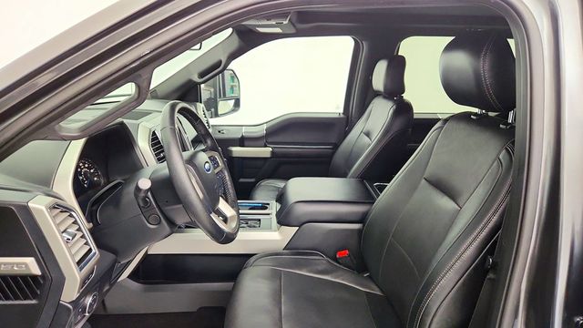 2016 Ford F-150 4WD SuperCrew 157'' Lariat w/ Nav, Moonroof, Max Tow & FX4 - 23091256 - 18