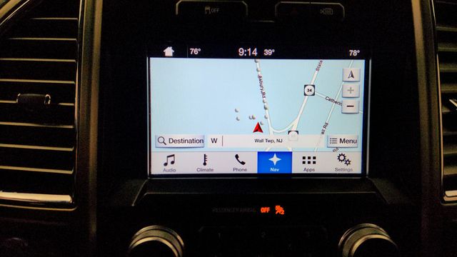 2016 Ford F-150 4WD SuperCrew 157'' Platinum w/ Turbo V6, Moonroof & Max Towing - 23016213 - 17