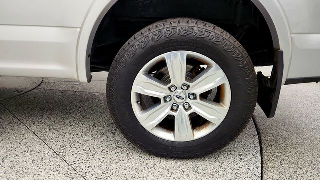 2016 Ford F-150 4WD SuperCrew 157'' Platinum w/ Turbo V6, Moonroof & Max Towing - 23016213 - 8