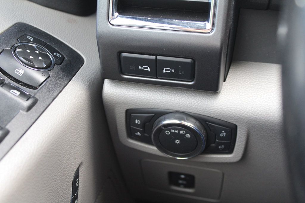 2016 Ford F-150 XLT photo 28